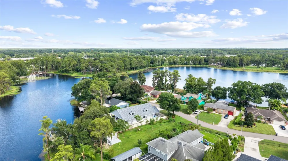 15916 WILLOWDALE ROAD Tampa, FL 33625