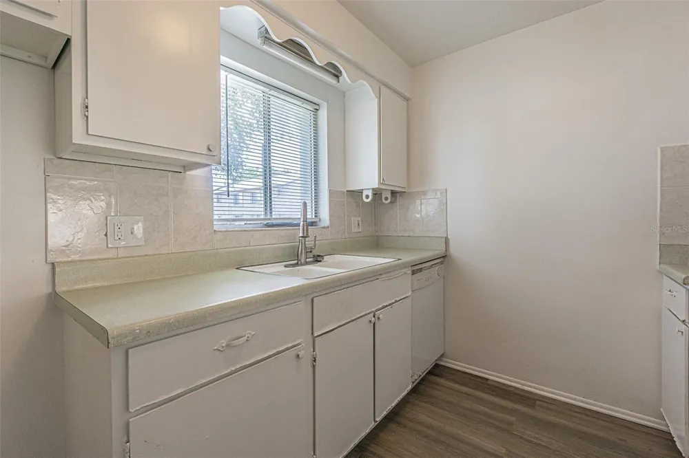 4215 EAST BAY DRIVE #1105B Clearwater, FL 33764