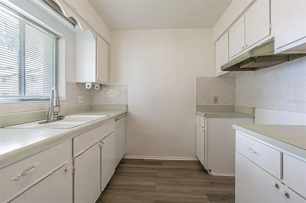 4215 EAST BAY DRIVE #1105B Clearwater, FL 33764