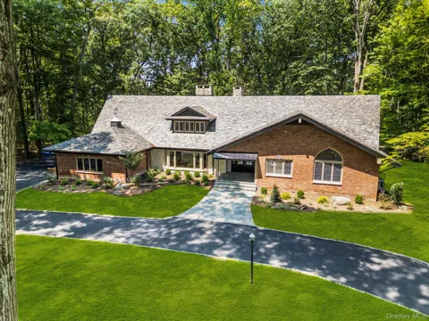 17 Deerhill Drive