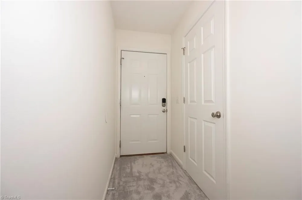 3273 Hyde Place Circle Winston-Salem, NC 27103