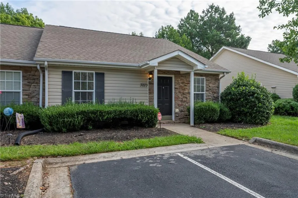 3273 Hyde Place Circle Winston-Salem, NC 27103
