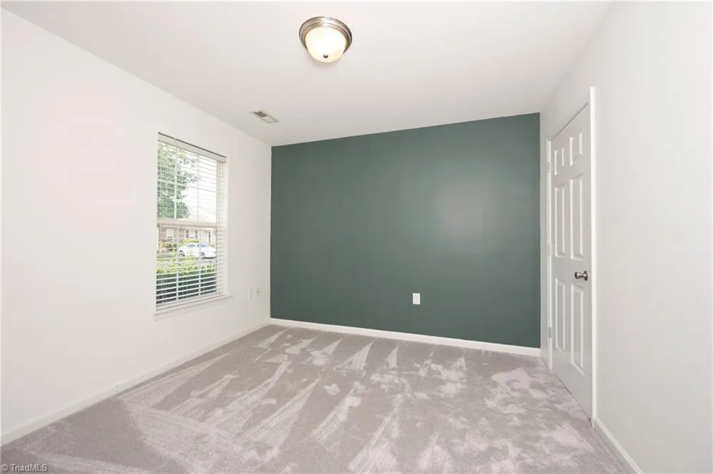 3273 Hyde Place Circle Winston-Salem, NC 27103