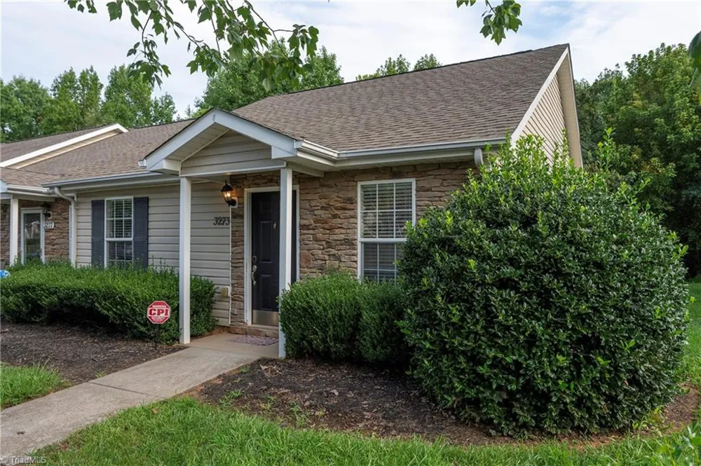 3273 Hyde Place Circle Winston-Salem, NC 27103