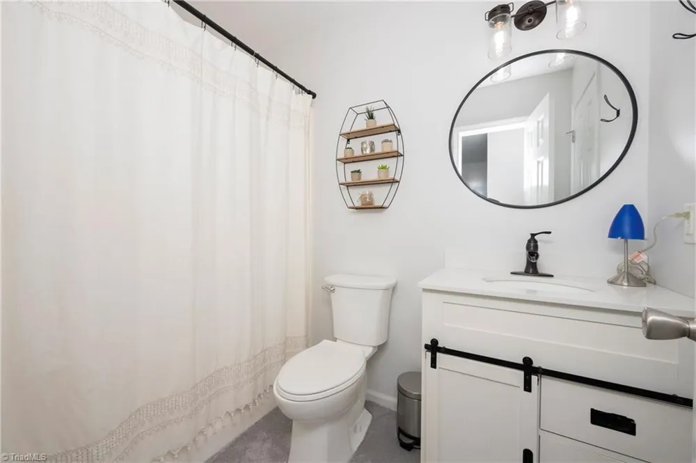 3273 Hyde Place Circle Winston-Salem, NC 27103