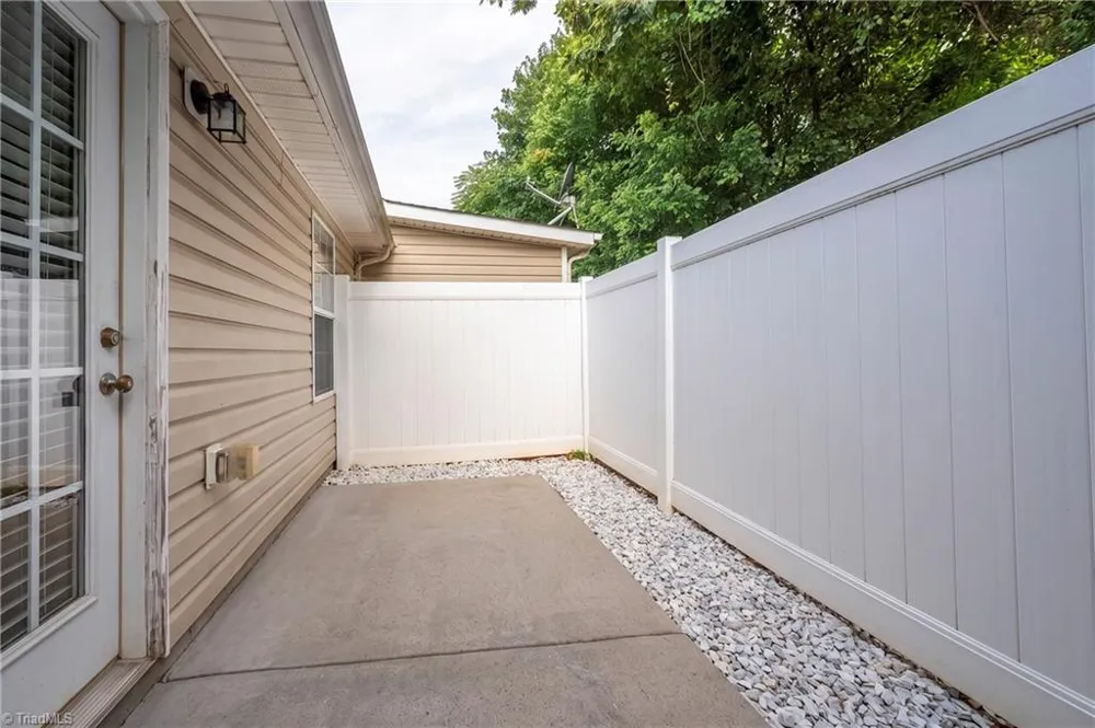 3273 Hyde Place Circle Winston-Salem, NC 27103