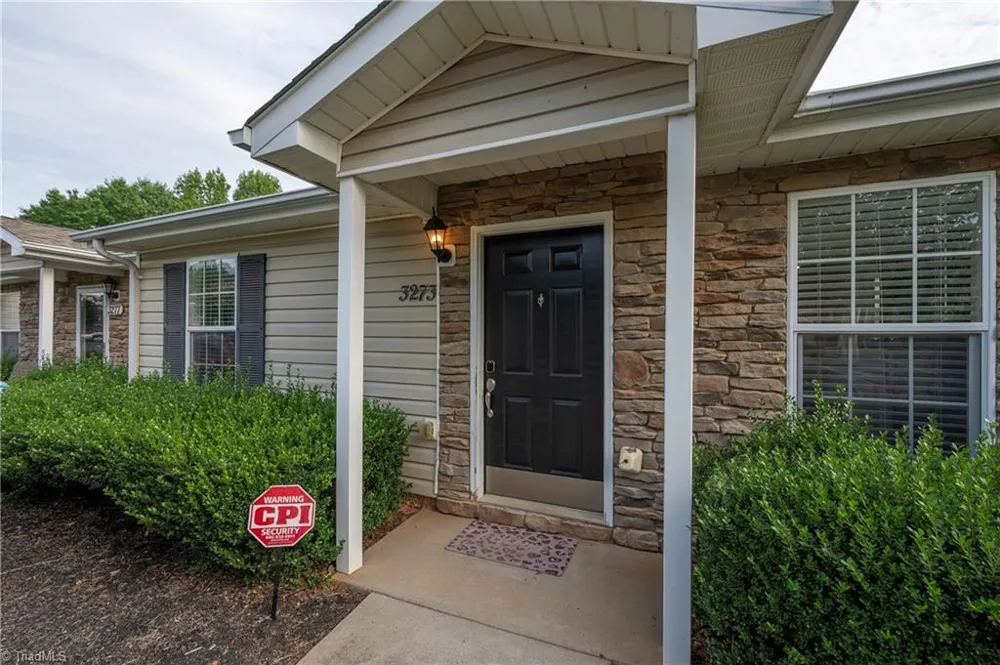 3273 Hyde Place Circle Winston-Salem, NC 27103