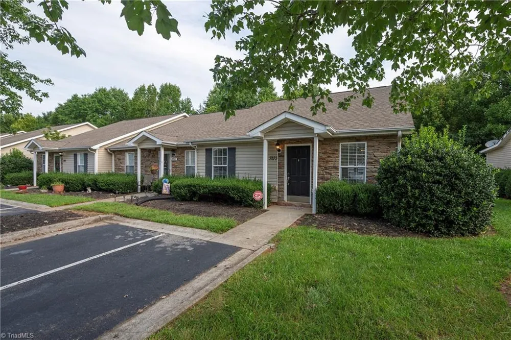 3273 Hyde Place Circle Winston-Salem, NC 27103