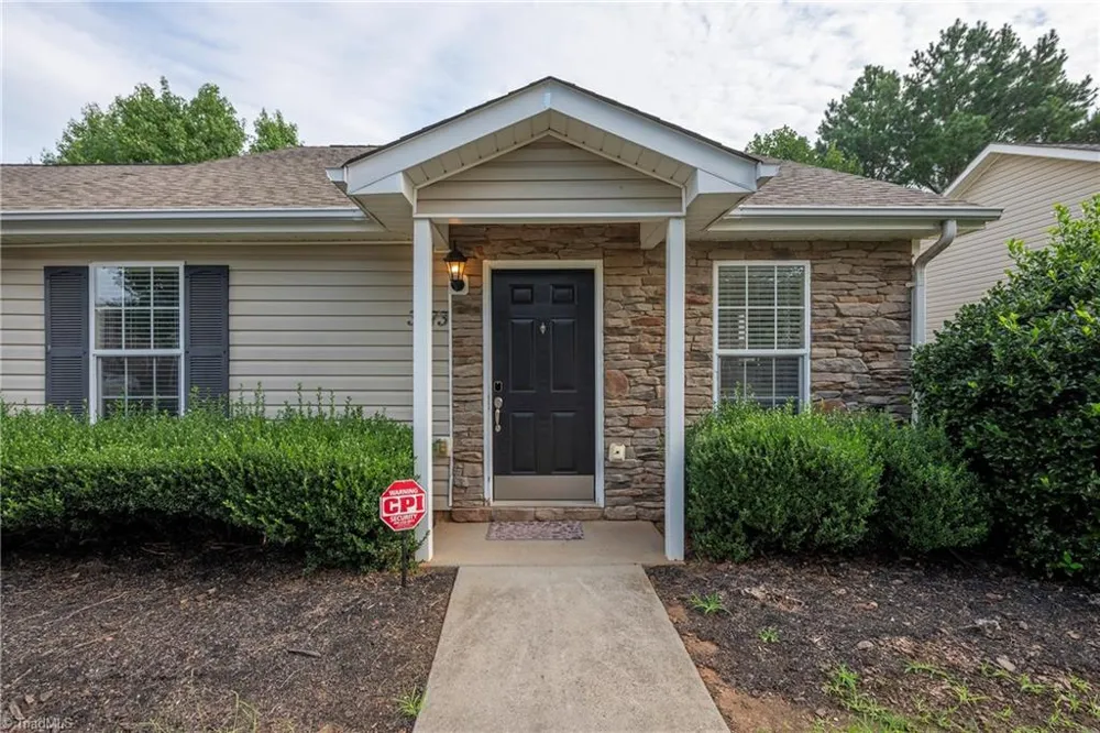 3273 Hyde Place Circle Winston-Salem, NC 27103