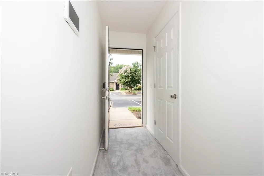 3273 Hyde Place Circle Winston-Salem, NC 27103