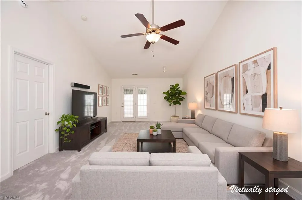 3273 Hyde Place Circle Winston-Salem, NC 27103