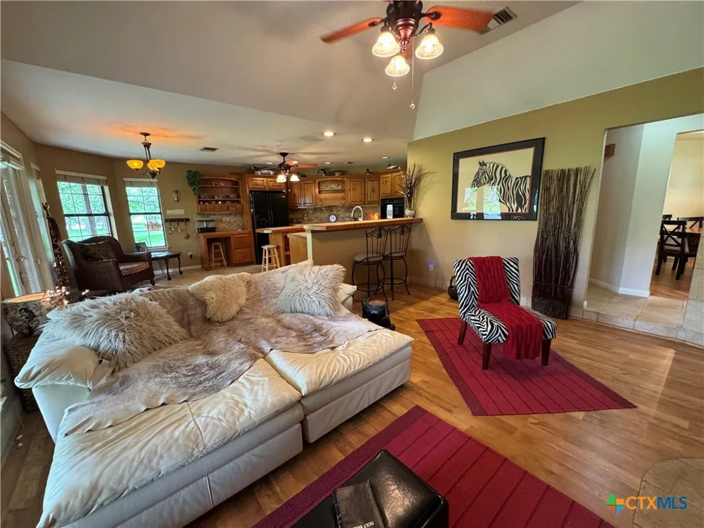 433 Las Brisas Boulevard Seguin, TX 78155