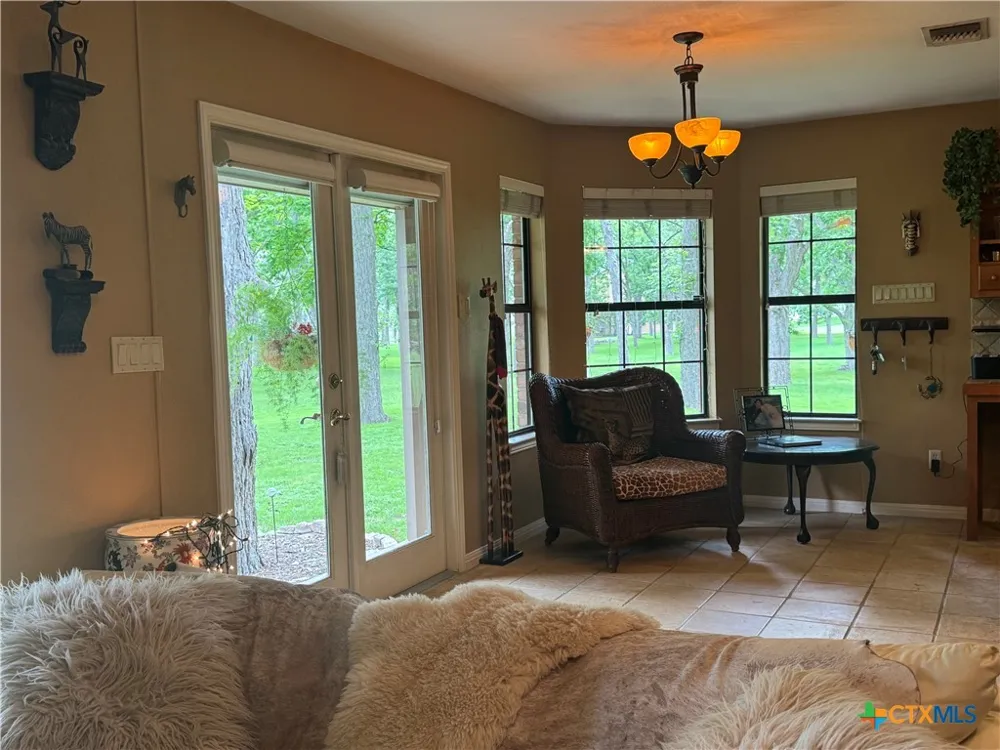 433 Las Brisas Boulevard Seguin, TX 78155
