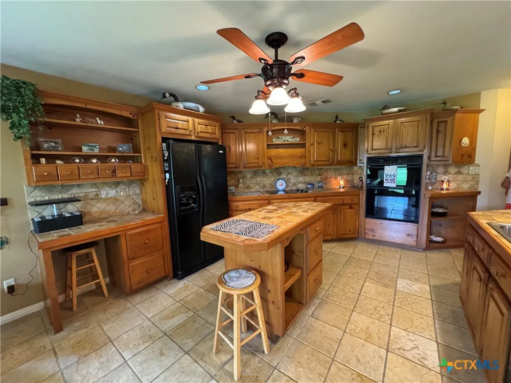 433 Las Brisas Boulevard Seguin, TX 78155