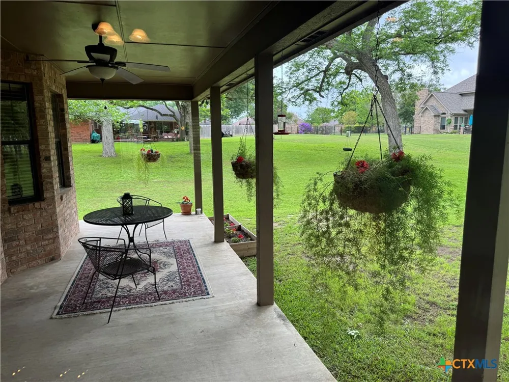 433 Las Brisas Boulevard Seguin, TX 78155