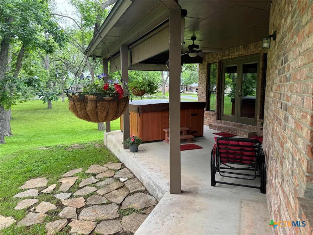 433 Las Brisas Boulevard Seguin, TX 78155