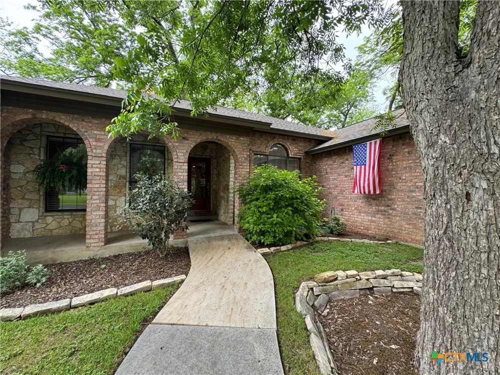 433 Las Brisas Boulevard Seguin, TX 78155