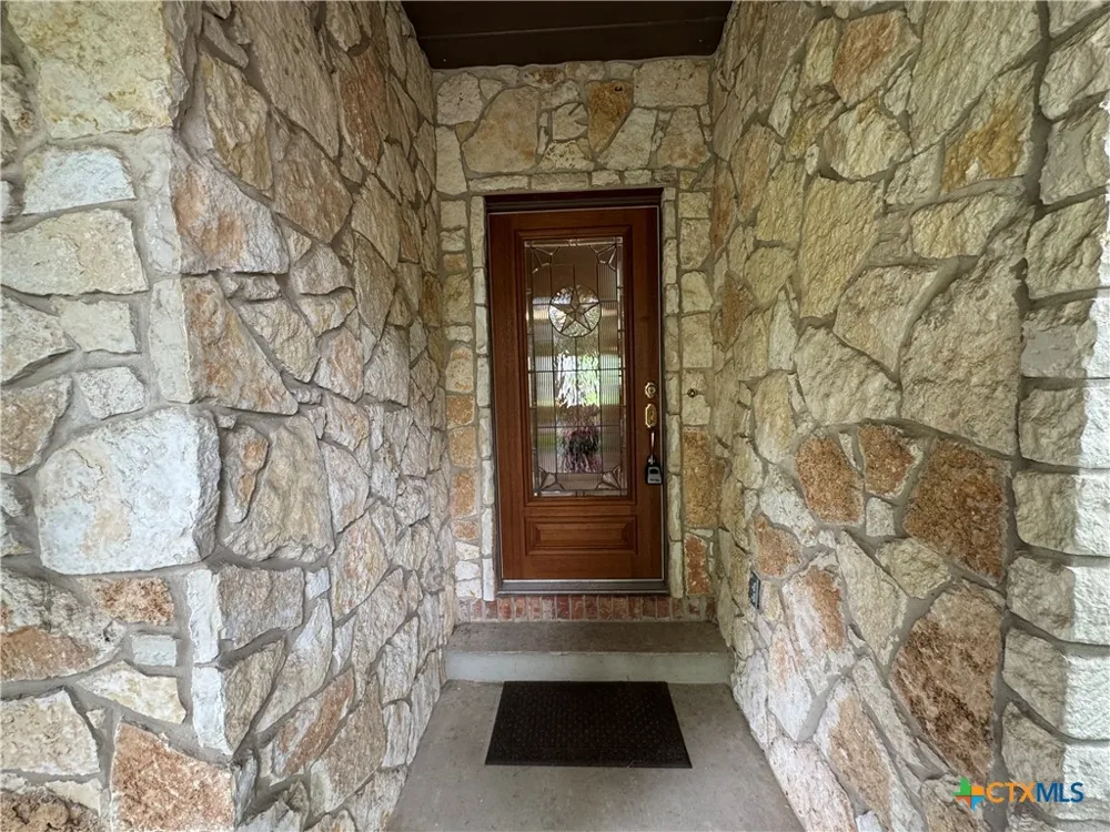 433 Las Brisas Boulevard Seguin, TX 78155