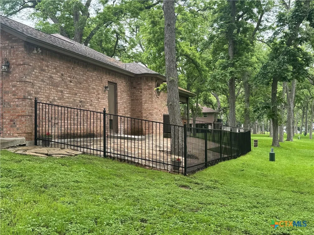 433 Las Brisas Boulevard Seguin, TX 78155