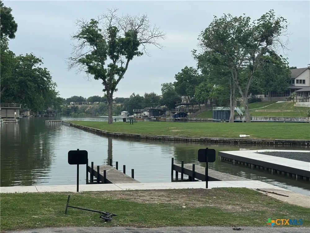 433 Las Brisas Boulevard Seguin, TX 78155