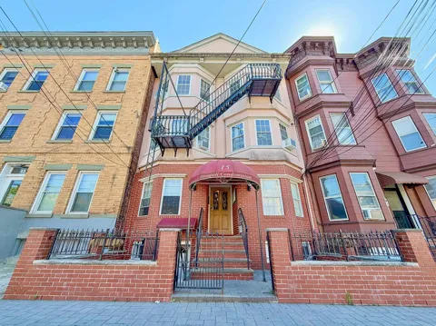 15 JEFFERSON AVE