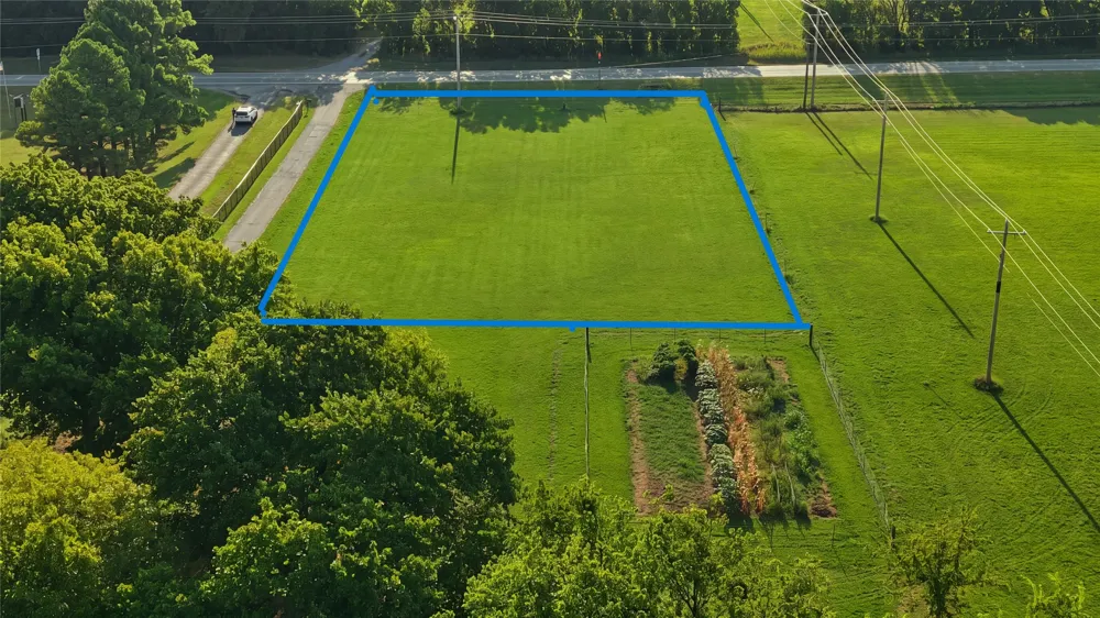 300 S Hwy 82 Highway S Locust Grove, OK 74352