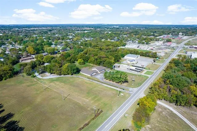 300 S Hwy 82 Highway S Locust Grove, OK 74352
