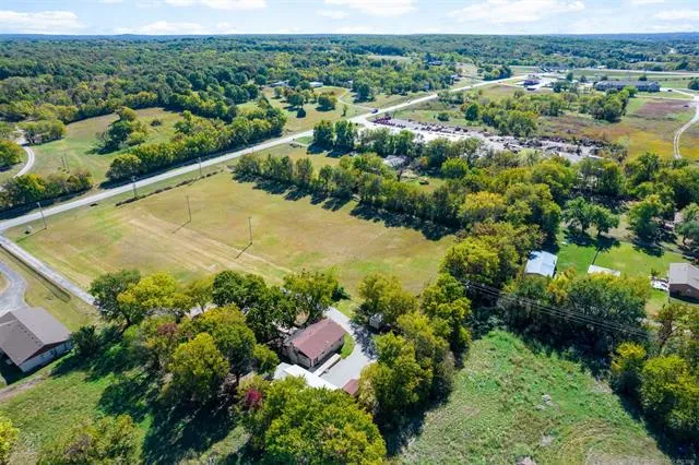300 S Hwy 82 Highway S Locust Grove, OK 74352