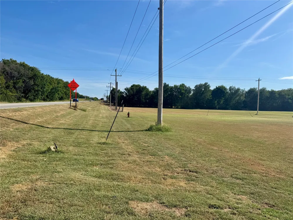 300 S Hwy 82 Highway S Locust Grove, OK 74352