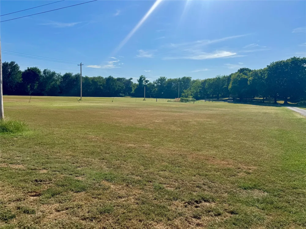 300 S Hwy 82 Highway S Locust Grove, OK 74352