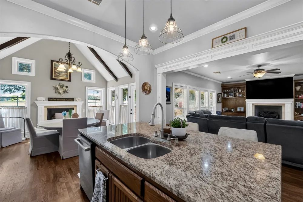 107 Williamsburg Street Catoosa, OK 74015