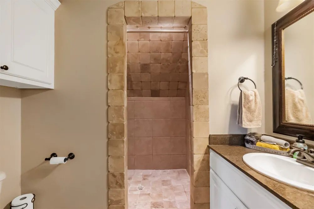 107 Williamsburg Street Catoosa, OK 74015