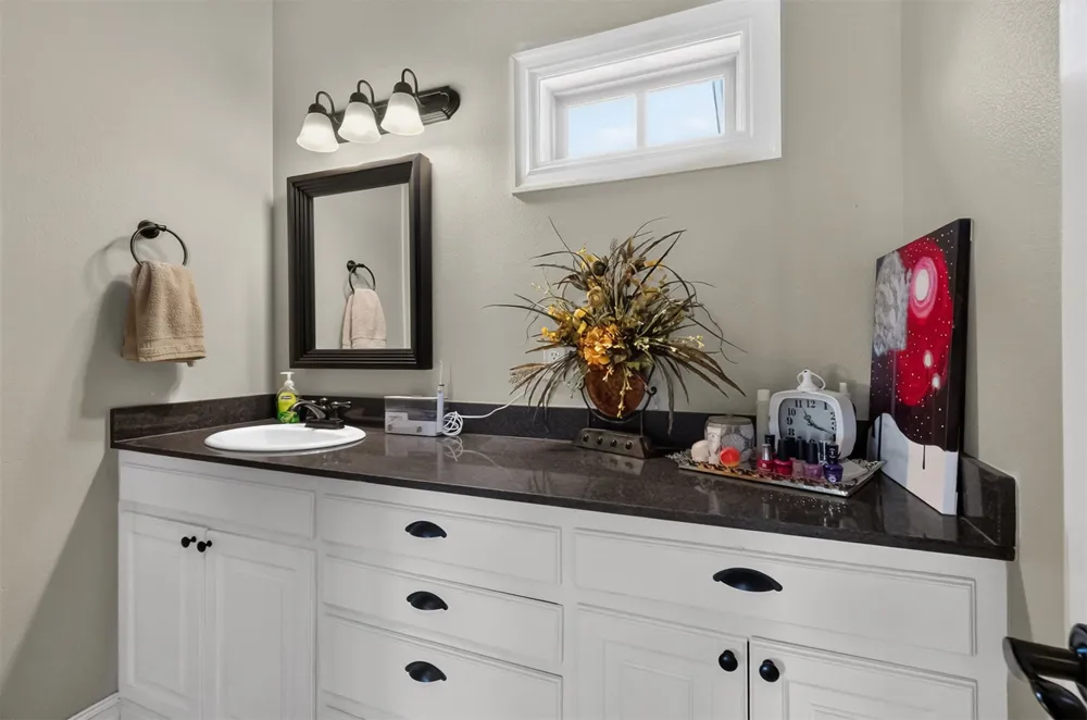 107 Williamsburg Street Catoosa, OK 74015