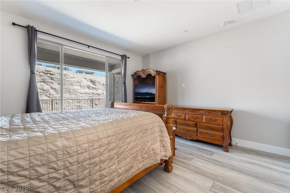 76 Crimson Cactus Avenue Henderson, NV 89011