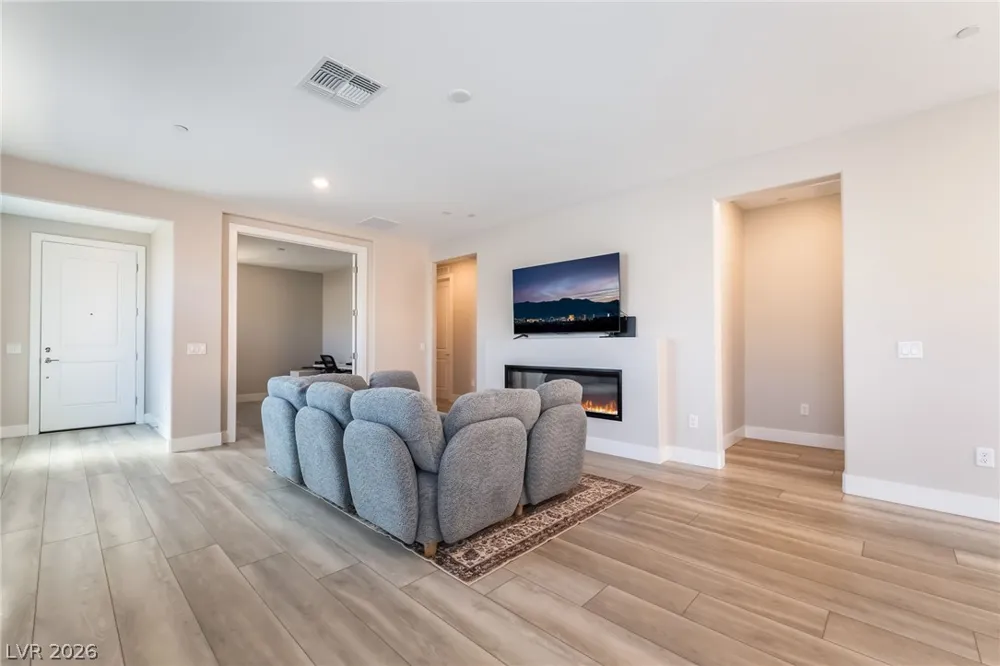 76 Crimson Cactus Avenue Henderson, NV 89011