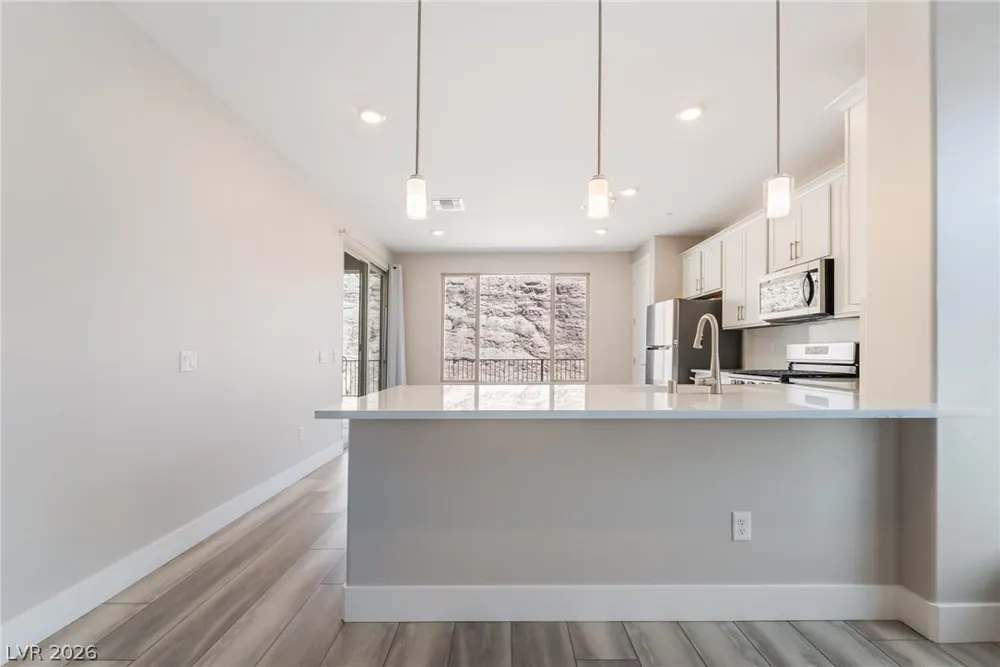 76 Crimson Cactus Avenue Henderson, NV 89011