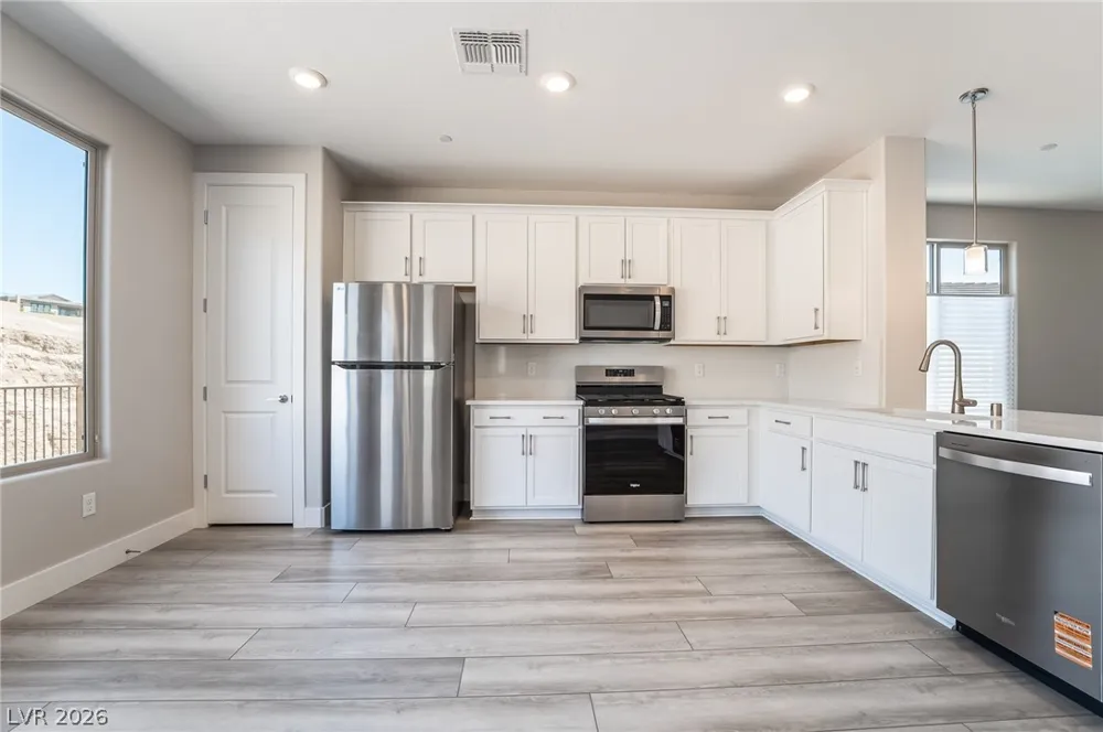 76 Crimson Cactus Avenue Henderson, NV 89011