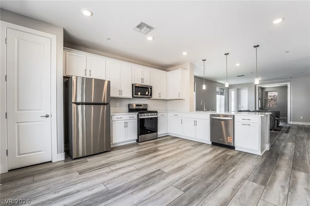 76 Crimson Cactus Avenue Henderson, NV 89011