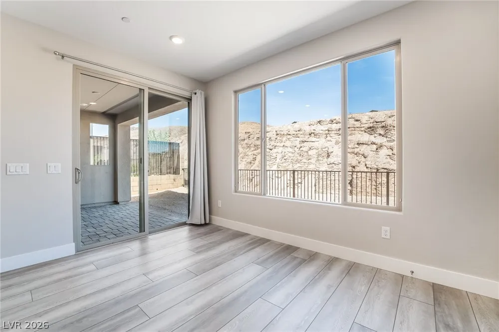 76 Crimson Cactus Avenue Henderson, NV 89011