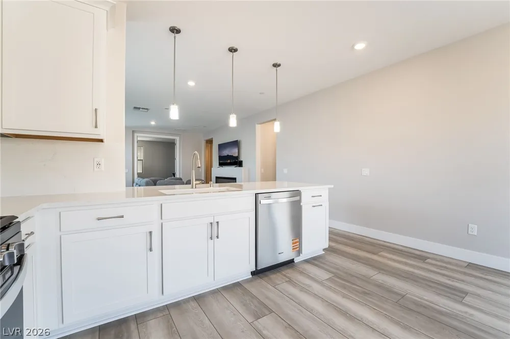 76 Crimson Cactus Avenue Henderson, NV 89011