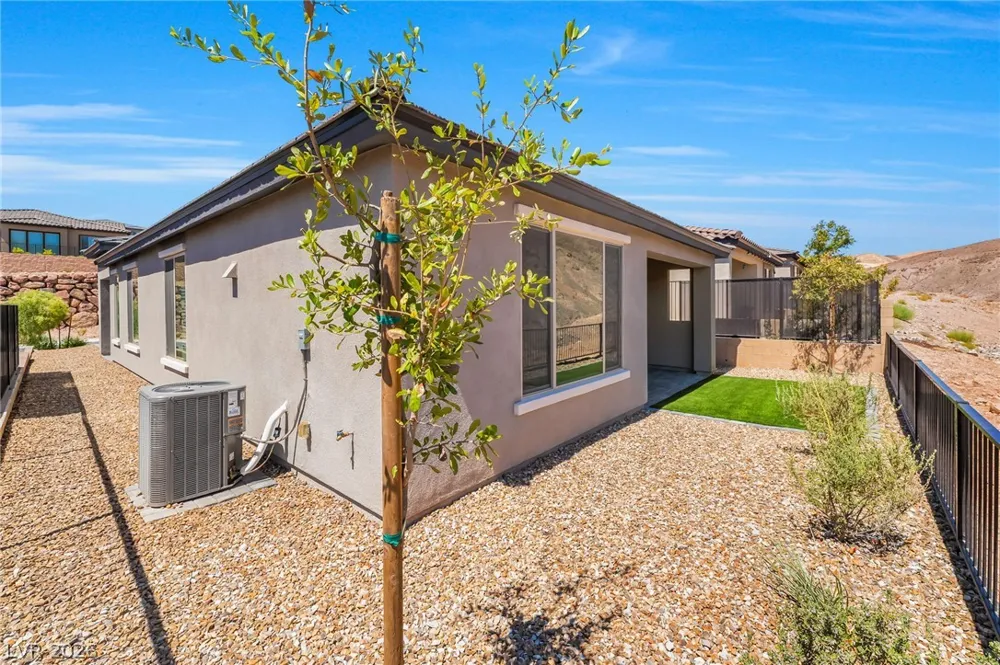 76 Crimson Cactus Avenue Henderson, NV 89011