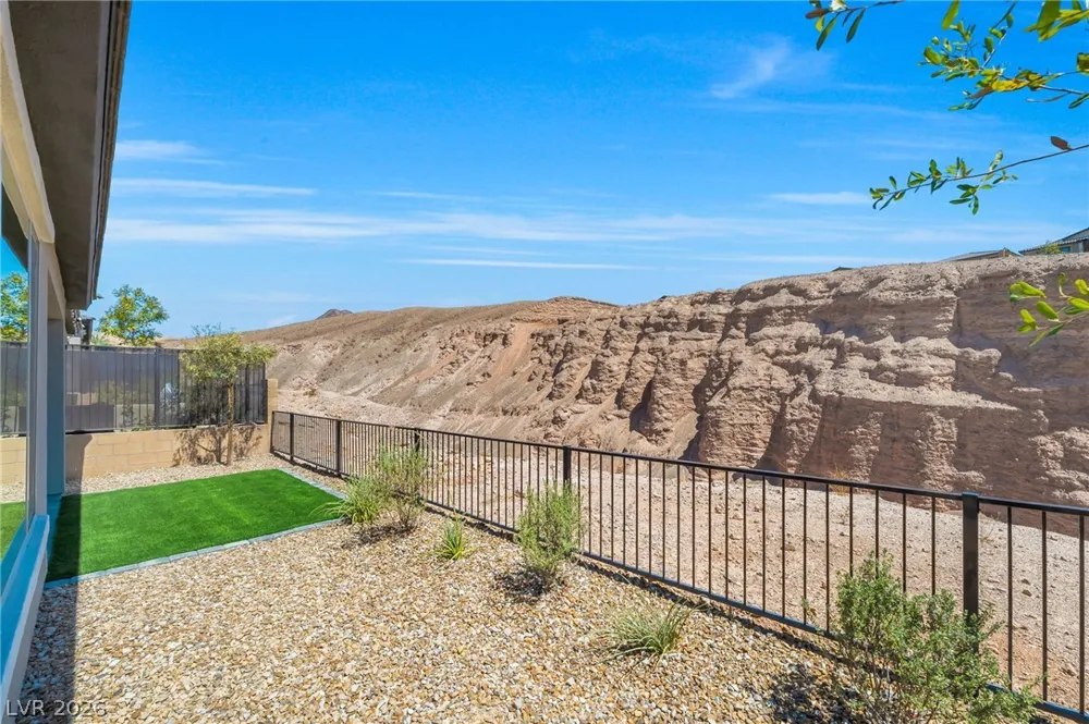 76 Crimson Cactus Avenue Henderson, NV 89011