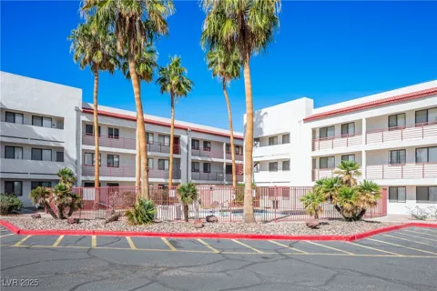 1381 E University Avenue #208
