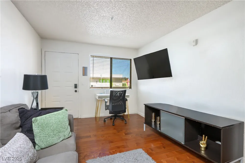 1381 E University Avenue #208 Las Vegas, NV 89119