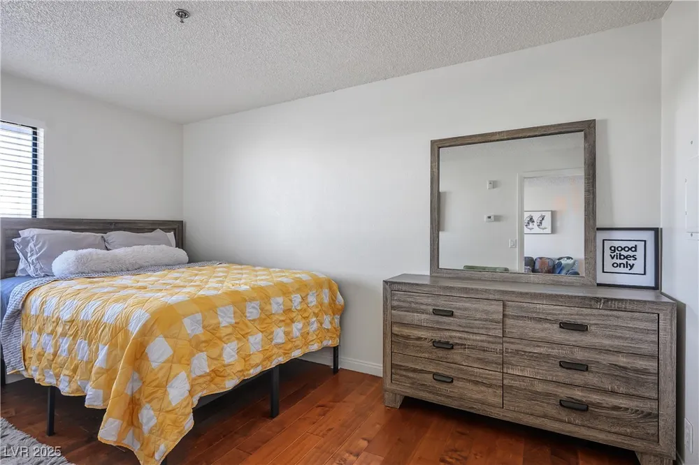 1381 E University Avenue #208 Las Vegas, NV 89119