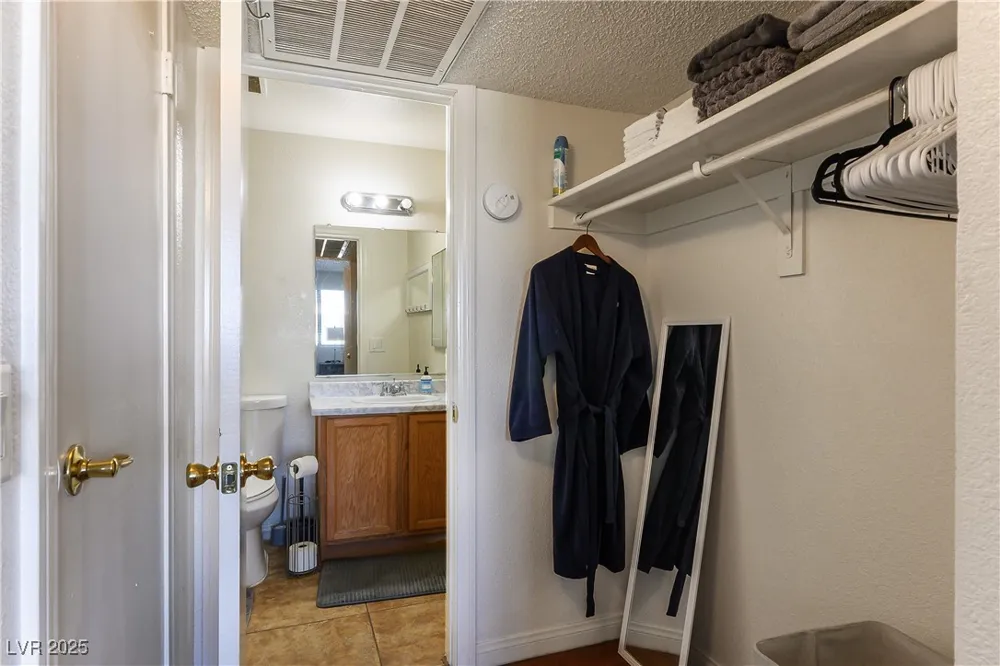 1381 E University Avenue #208 Las Vegas, NV 89119