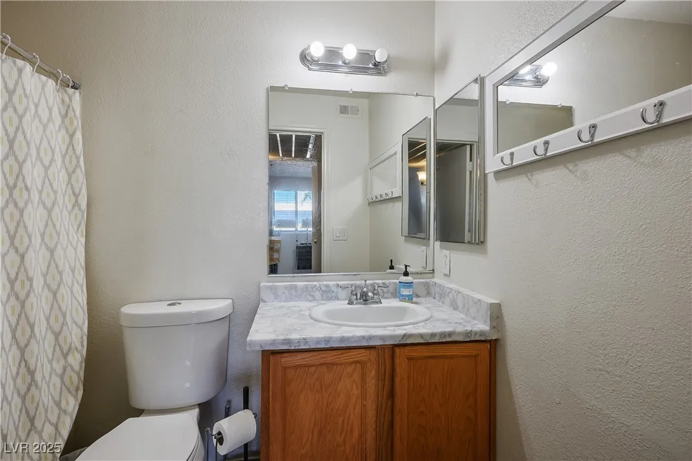 1381 E University Avenue #208 Las Vegas, NV 89119