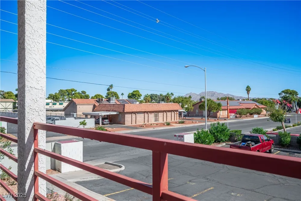 1381 E University Avenue #208 Las Vegas, NV 89119