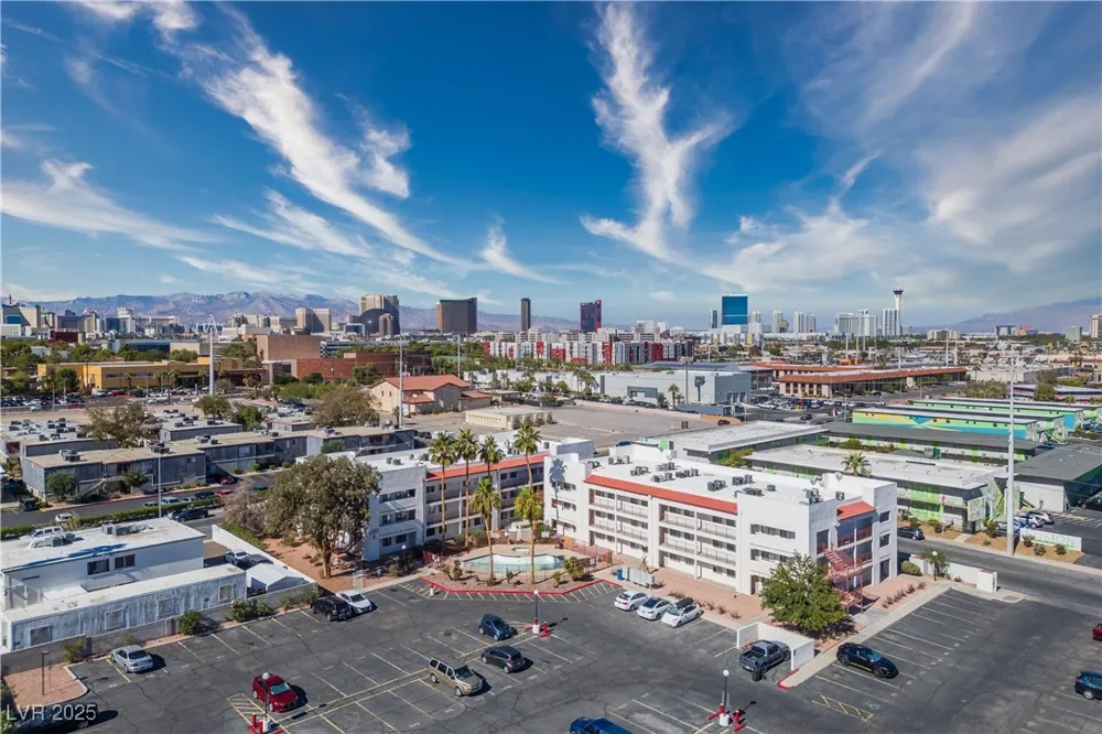 1381 E University Avenue #208 Las Vegas, NV 89119