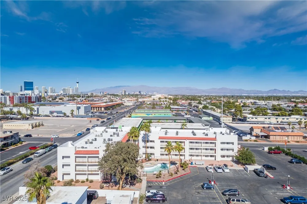 1381 E University Avenue #208 Las Vegas, NV 89119